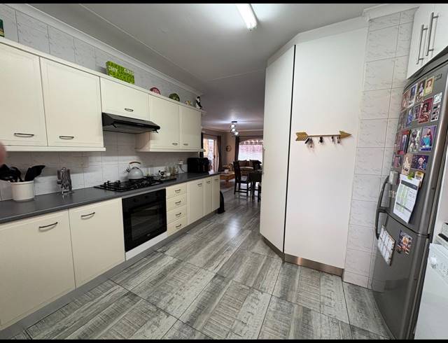 3 BEDROOM TOWNHOUSE FOR SALE IN THREE RIVERS